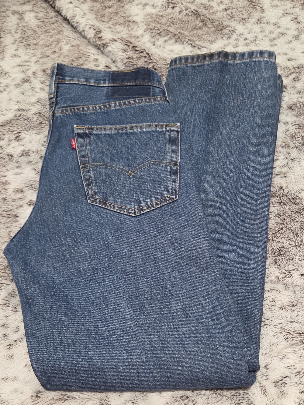 Levi's Men's Straight Jeans in Medium Blue Denim